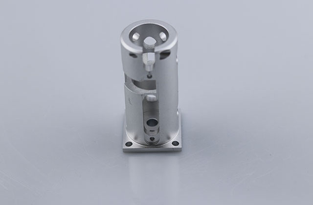  13年軍工數控加工制作經驗，五金軍工數控加工制作精度可達0.01mm 