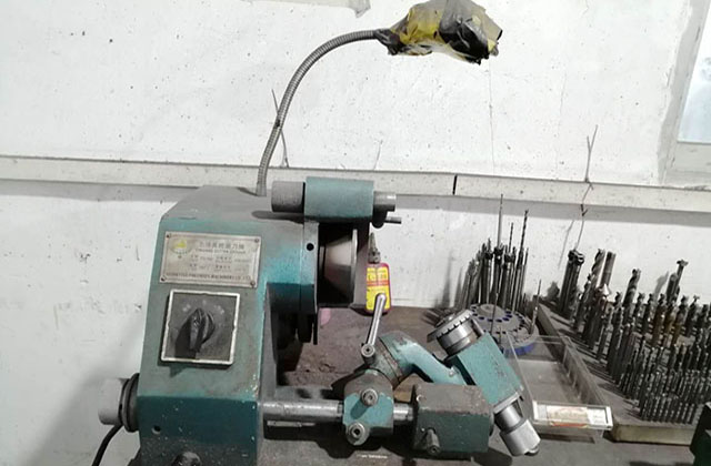 cnc數控車床加工廠數控車床加工鋁料如何確保尺寸的精確度？